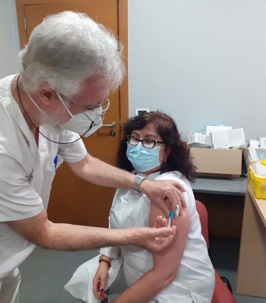 Matronas galegas reciben a vacina fronte ao Covid-19 AGAM